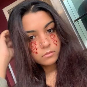 Meet your Posher, Simona